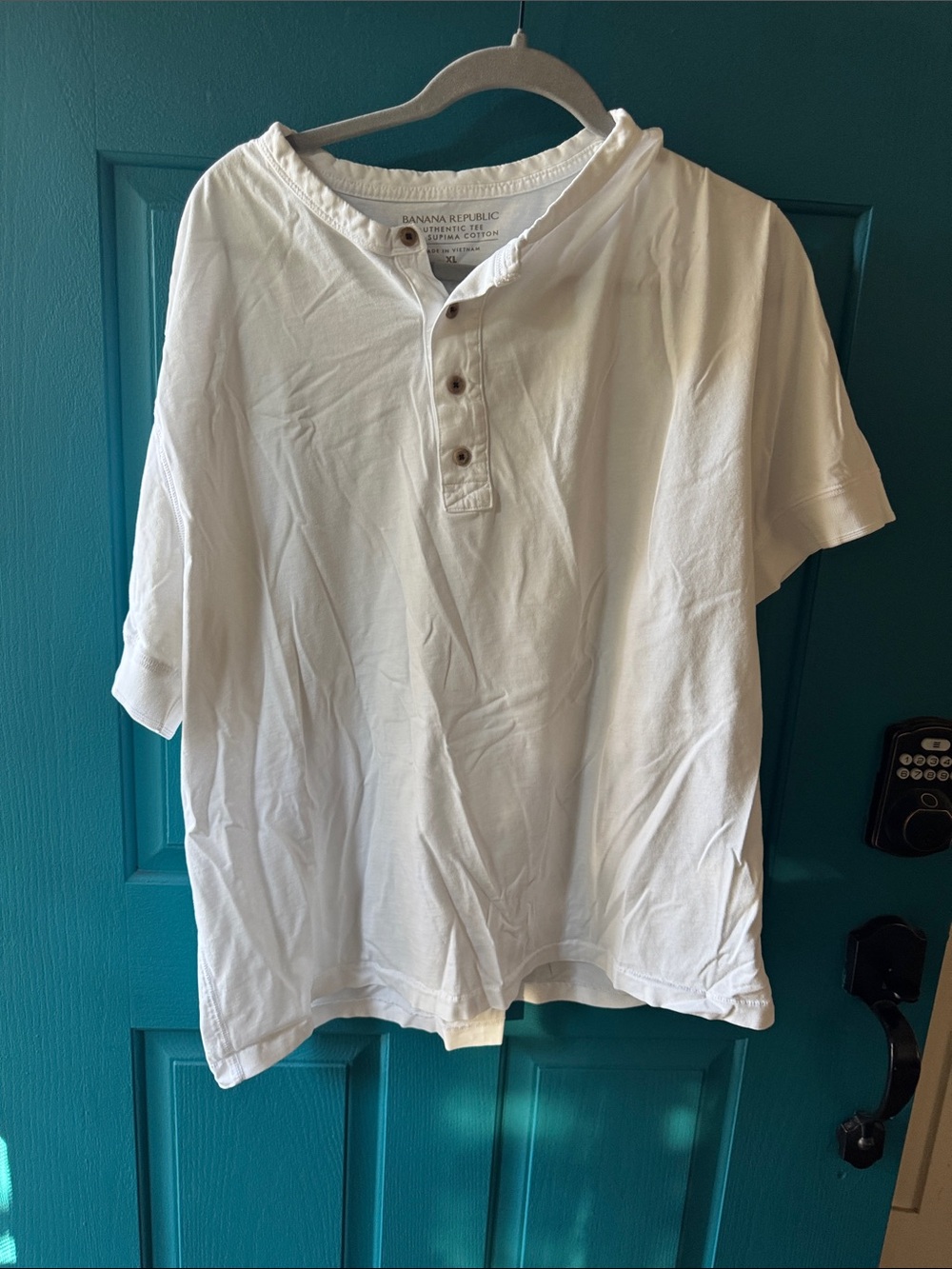 Banana Republic Men's White Short-Sleeve Henley Shirt XL. Comfy!